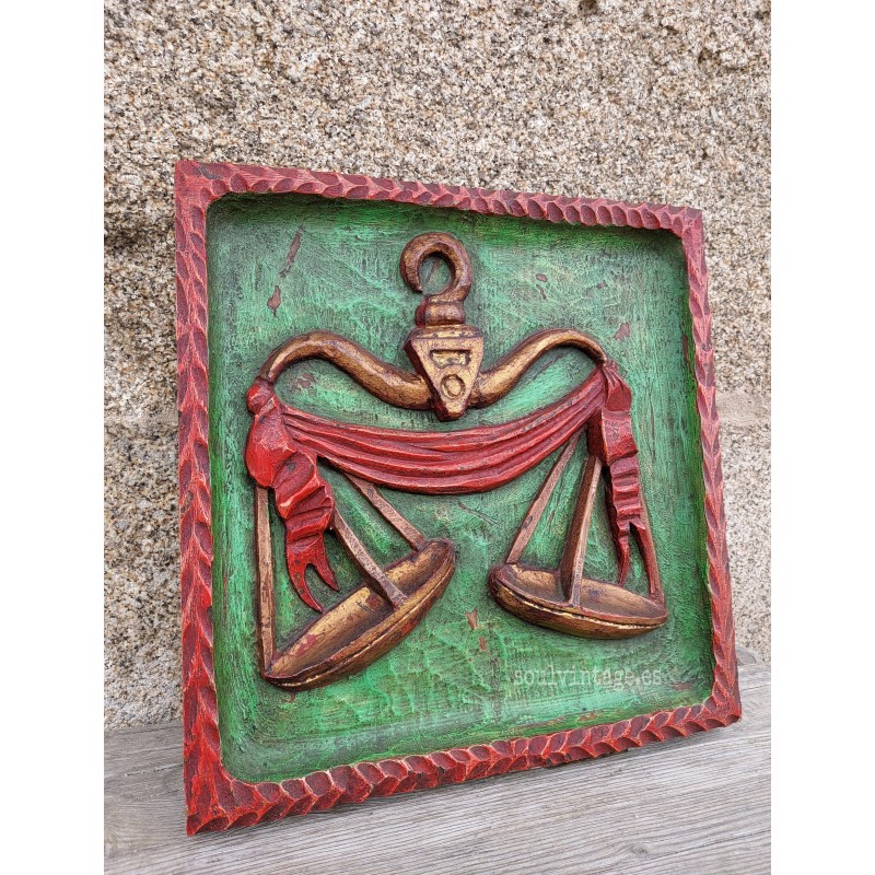 Cuadro tallado en madera zodiaco Libra